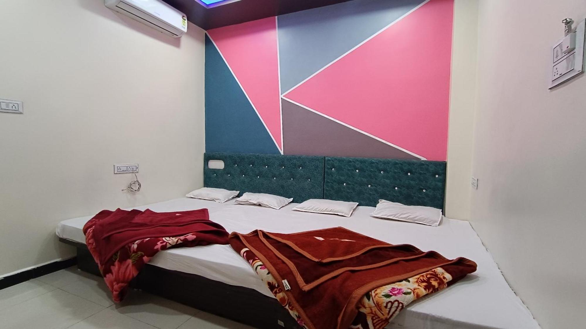Hardik Palace Ujjain Eksteriør bilde